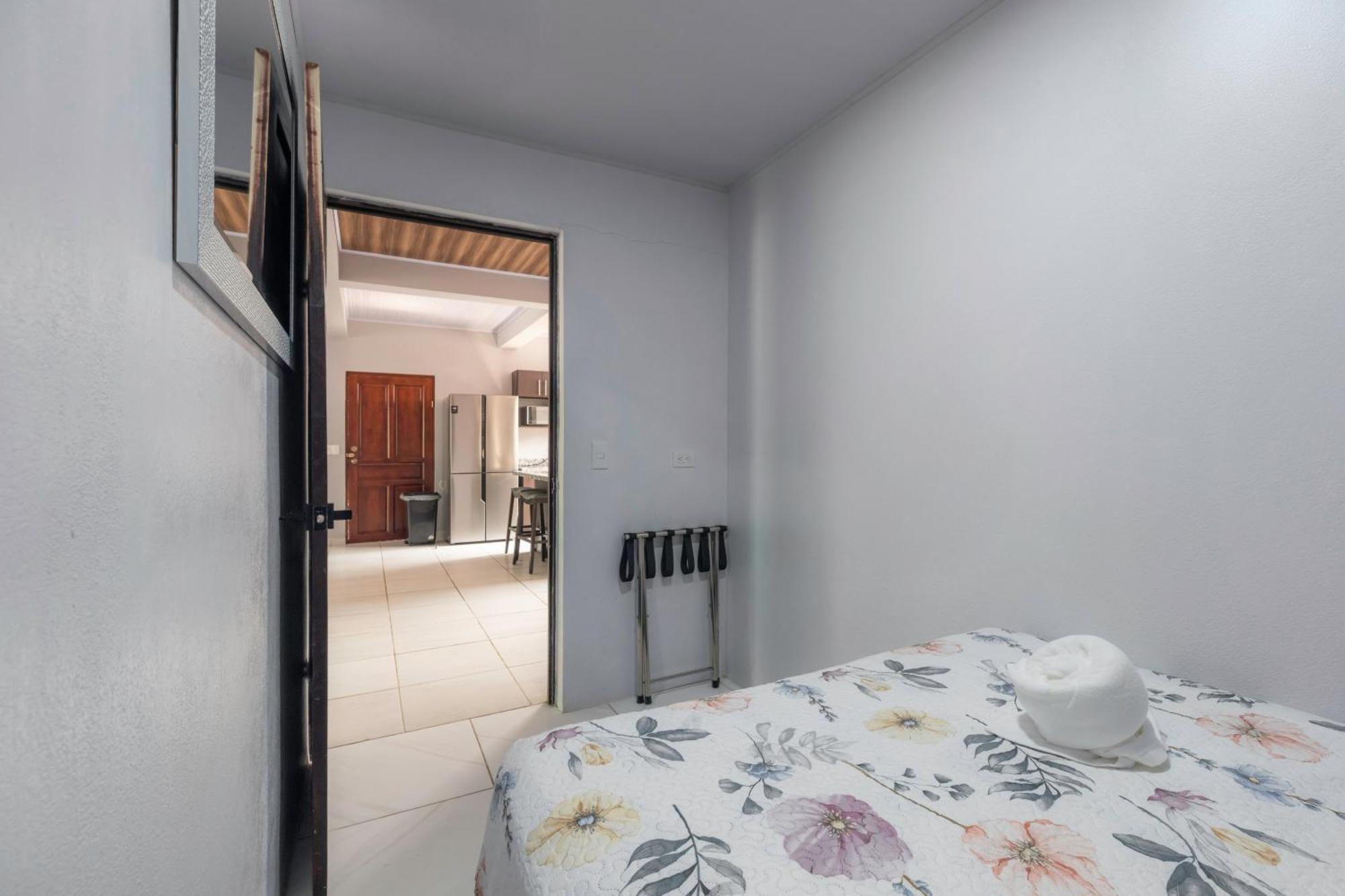 Private Home With Resort Style Swimming Pool Jacó Buitenkant foto
