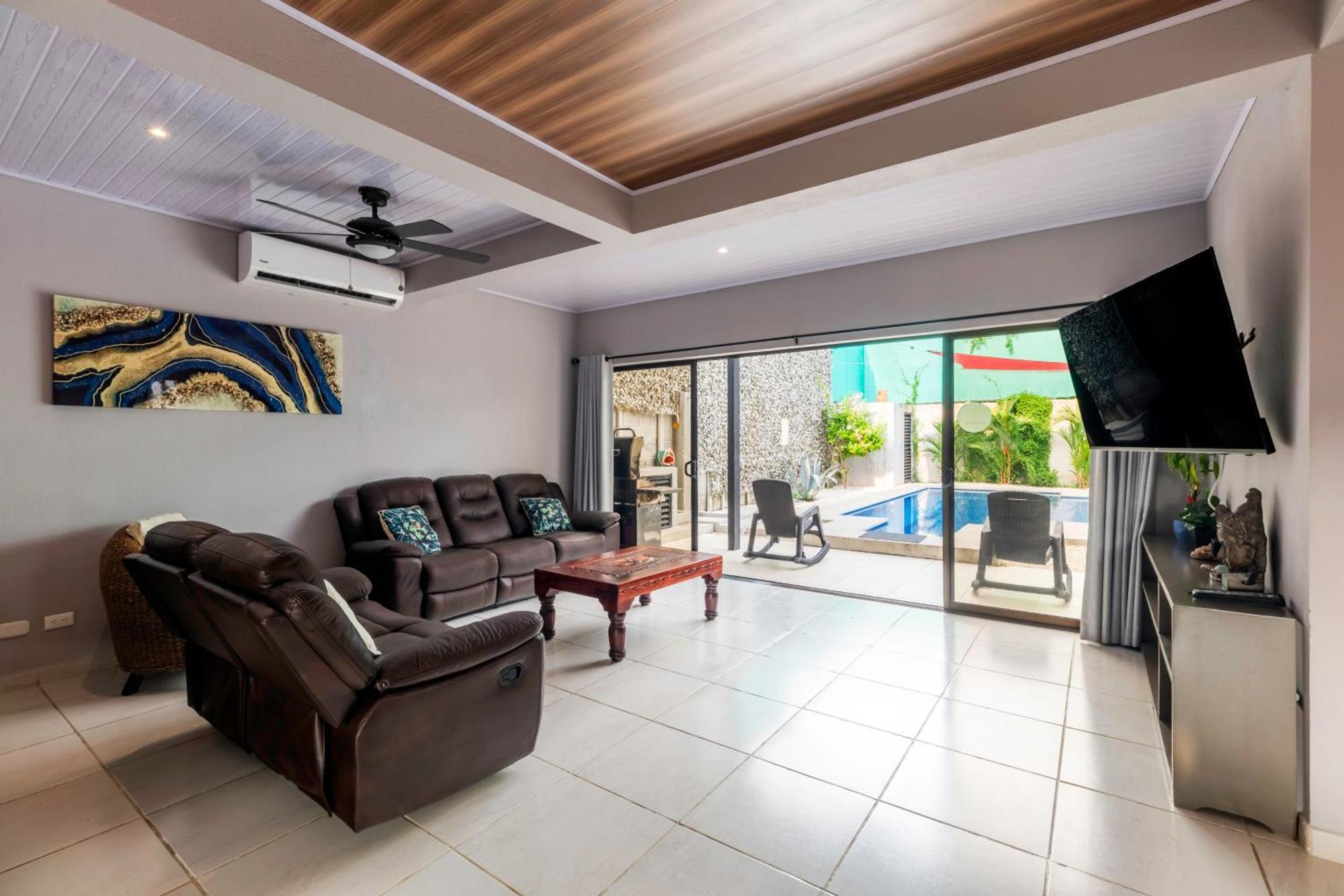 Private Home With Resort Style Swimming Pool Jacó Buitenkant foto